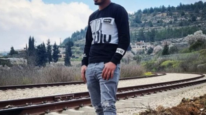 احمد معمر من فلسطين يعمل العادة سرية