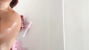 Danna Ricaurte Arassi CieloV desnuda en el baño - 09/23