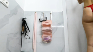 Hot girl having fun in the shower 1Gyu2