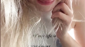 Ronnie show tits