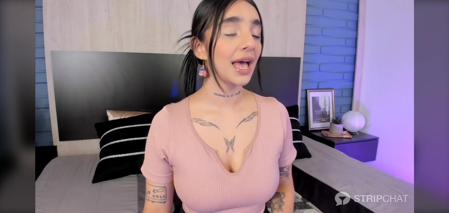 Sexy cute latina Ruiseñor  ‎2 ‎de ‎octubre ‎de ‎2026