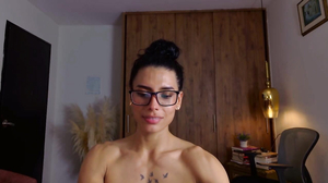 Rouse_Leon  muscular latina girl dance