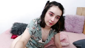 petiteeLunnaaa_2022-04-17_030927 webcam show
