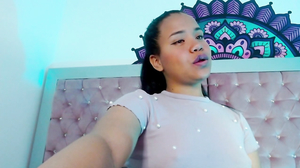 leila_your_brunette