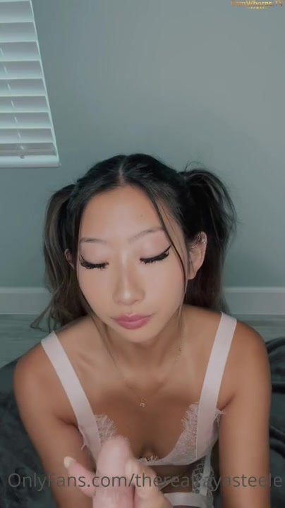 OF/rayasteele asian girl sucking and fucking her dildo