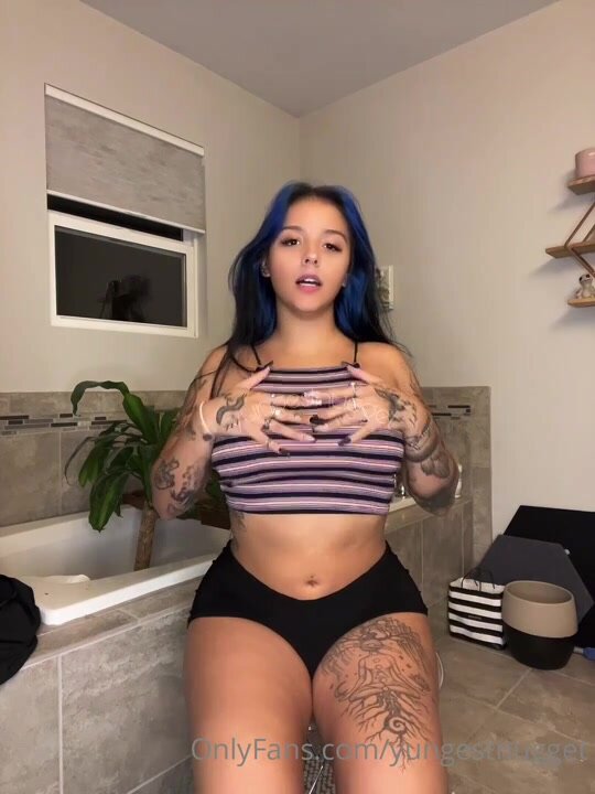 random blue haired thot riding camshow