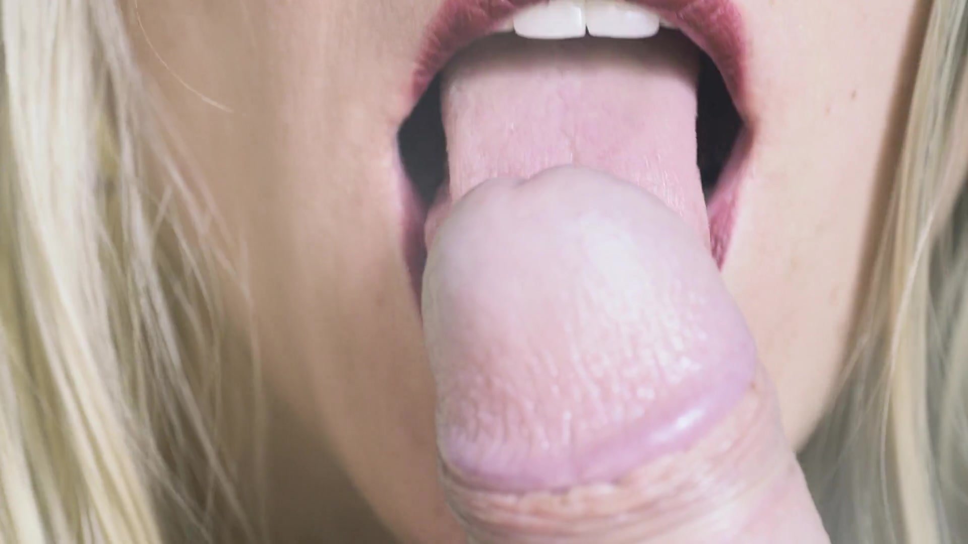 Sensual Close up Tongue Blowjob - Erotic Art by Softapp