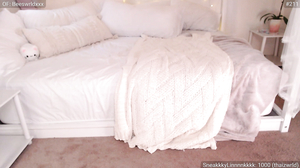 Beeswrld webcam video from MyFreeCams [May 12 2023]