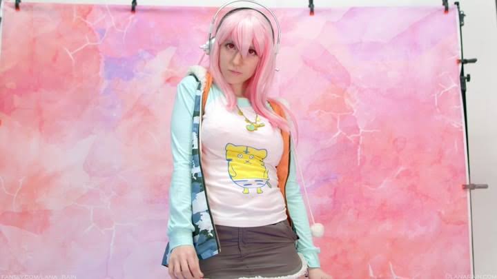 Sonico Invites Her Fans To A Photoshoot