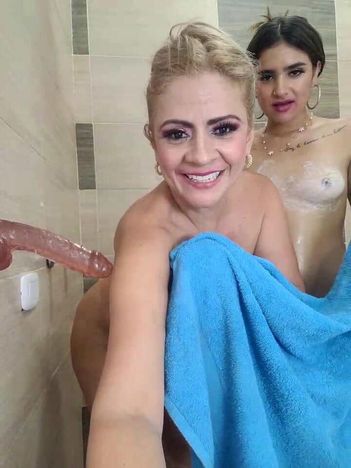 An1ta1976 lesbian sex in shower 1