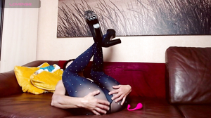 ElizabethLong Webcam video from Stripchat [June 7 2024]
